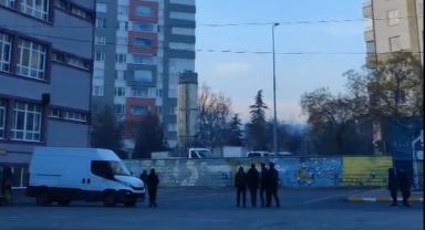 Okul hoparlöründe Ferdi Tayfur şarkısı