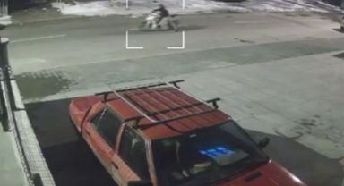 Elektrikli bisikleti koşarak çaldı: O anlar kamerada
