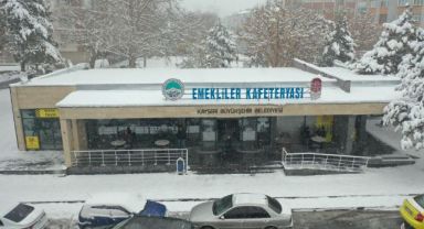 Emekli Kafeteryası takdir topluyor
