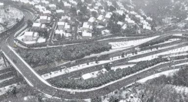 İstanbul'da yoğun kar yağışı! 9 ilçede okullar tatil edildi, İstanbul Valiliği'nden açıklama