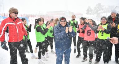 Kar Hentbol Şampiyonası, Türkiye'de ilk kez Erciyes'te yapıldı