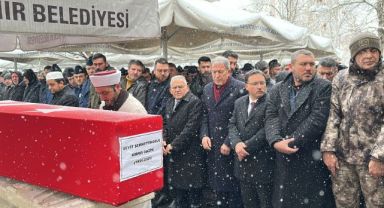 Kayserili Kıbrıs gazisi toprağa verildi