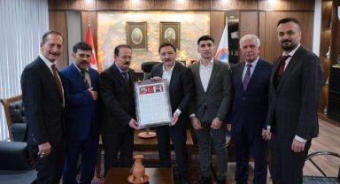 Vali Gökmen Çiçek’e ziyaret