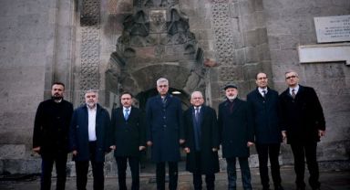 Dünyadaki ilk tıp fakültesine Bakan Memişoğlu'ndan tam puan