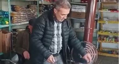Kayseri'de hayırsever mahallenin bakkal borcunu ödedi