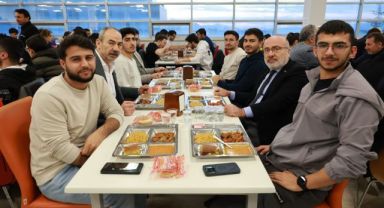 Kayseri Üniversitesi’nde Geleneksel İftar Programı Devam Ediyor
