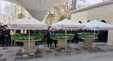 Kızı tarafından defalarca bıçaklanarak öldürülen anne son yolculuğuna uğurlandı