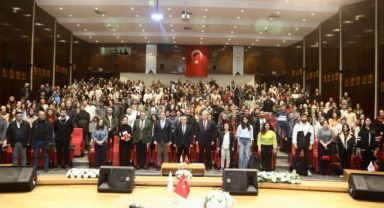 Rektör Altun, 2209 projelerinde yer alan öğrenciler ile bir araya geldi