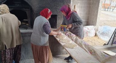 Taş fırınlarda pişirilen, 'Ekşi mayalı köy ekmeği' geleneği 100 yıldır sürüyor