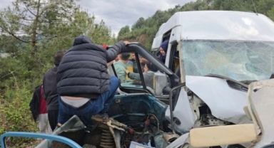 Adana'da feci kaza: Aynı aileden 5 kişi hayatını kaybetti