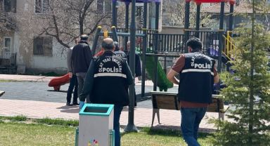 Çocuk parkında bıçaklı kavga: 1 ağır yaralı