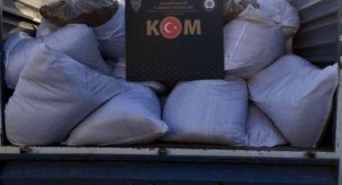 Kayseri’de 1 ton 360 kilo kaçak tütün ele geçirildi