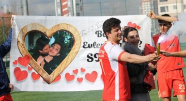 Kayseri’de amatör futbolcudan maçtan sonra evlilik teklifi