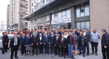 Akar, Büyükkılıç Ve Okandan’dan Hizmet-İş Sendikası’na Ziyaret