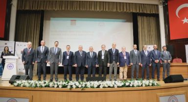 Erciyes Üniversitesi'nde 'Uluslararası Yapay Zeka Hukuku ve Hukukta Dijitalleşme Sempozyumu' düzenlendi