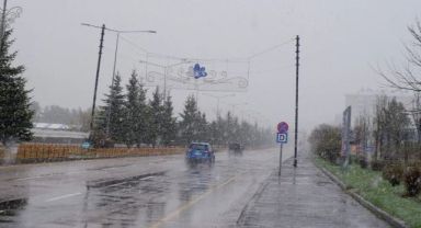 Erzurum'da mayıs ayında kar yağışı