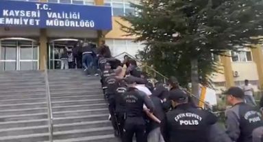 Kayseri'de uyuşturucu satıcılarına operasyon; 27 gözaltı