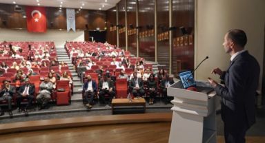 Melikgazi Belediyesi Sıfır Atık Çalıştayı’nda örnek çalışmalarını anlattı