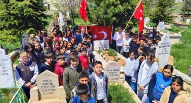 Tomarzalı şehit Urhan, mezarı başında anıldı