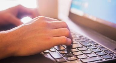 'Aile Yılı'nda Türksat'tan yeni evlenenlere ücretsiz internet hizmeti