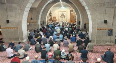 Kayseri’de Bayram Namazı’nda camiler doldu