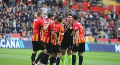 Kayserispor'da an çok kart gören Gökhan Sazdağı oldu