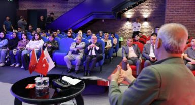 KAYÜ’de 'Yapay Zekâ ve ABC: Bilimde Yeni Krallık ve Kraliçesi' konferansı düzenlendi