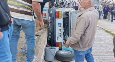 Kaza yapan otomobil yan yattı: 1 yaralı