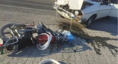 Otomobil ile motosiklet çarpıştı