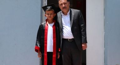 Tek kişilik mezuniyete vali katıldı