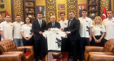 TÜRKHAN İHA, MHP Lideri Devlet Bahçeli’ye Takdim Edildi