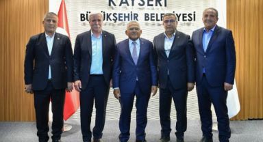 Başkan Büyükkılıç'tan 5 ilçe belediye başkanı ile ‘yatırım' zirvesi