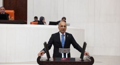 CHP’li Aşkın Genç’ten torba kanun tepkisi: “15 Temmuz sonrası yaşanan yapısal tahribatlardan ders çıkarılacağına, bugün yeni bir siyasi kadrolaşma sürecine zemin hazırlanıyor”