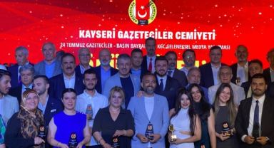 Genel Yayın Yönetmenimiz Mesut Bayazıt’a Basın Bayramı’nda Anlamlı Ödül!