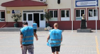Kayseri'de 18 yükümlü, okulu boya yaparak yeni eğitim yılına hazırladı