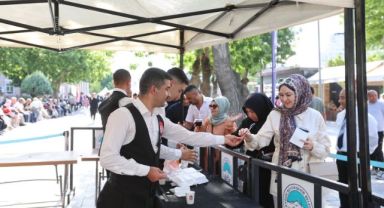 Kayseri’de 5 bin kişilik aşure dağıtıldı