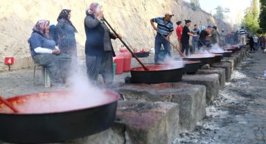 Melikgazi'de Salçalar Kaynamaya Başlıyor Sen de Randevu Almayı Unutma