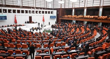 Özgür Özel, Turhan Çömez ve Turan Taşkın Özer'e ait dokunulmazlık dosyaları TBMM'de