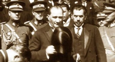 “Atatürk’ü Anma Törenleri İptal Mi? Sosyal Medyada Gündem Oldu!”