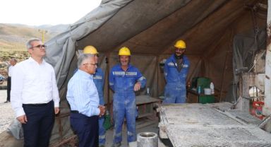 Başkan Büyükkılıç, Erciyes’te sıcak su sondaj çalışmalarını yerinde takip etti