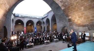 Başkan Büyükkılıç'tan 'Gesi Bağları' türküsü