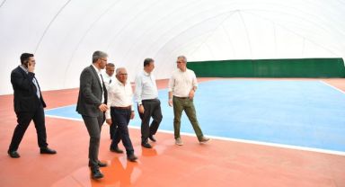 Başkan Büyükkılıç; üzeri kapatılan tenis kortları çalışmalarını inceledi