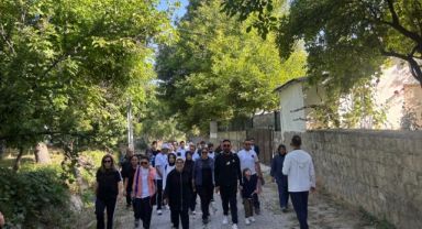 Birlik Vakfı Kayseri Şubesi’nden Koramaz Vadisi’nde Kültür Gezisi, Doğa Yürüyüşü ve Kitap Okuma Etkinliği