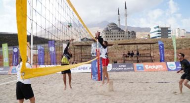 Büyükşehir Erciyes A.Ş.’den zirvede “En Havalı Voleybol Turnuvası”