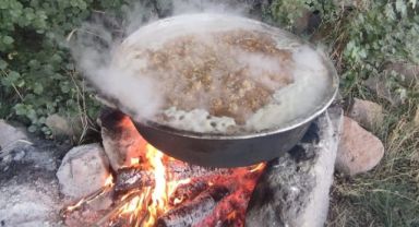 Develi Şahmelik Köyü’nde Gelenek Yaşıyor: Hedik ve Bulgur Kaynatma Zamanı