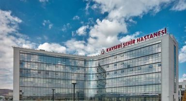Kayseri Şehir Hastanesi'nden Yoğun Bakım Açıklaması: “Her Hemşireye Üç Hasta” İddiaları Yalanlandı