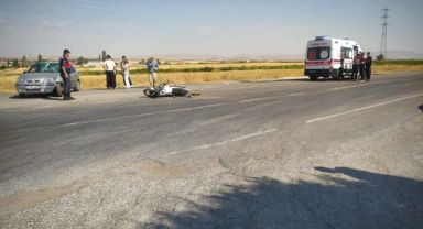 Motosiklet ile otomobil çarpıştı: 1 yaralı