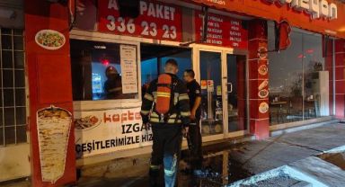 Ocaktaki köz iş yerinde yangın çıkardı