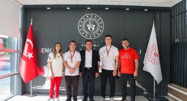 Şampiyon sporculardan Kabakcı’ya ziyaret
