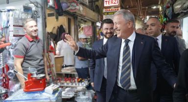 AK Parti Kayseri Teşkilatı Kapalı Çarşı’da esnaf ziyaretinde bulundu
